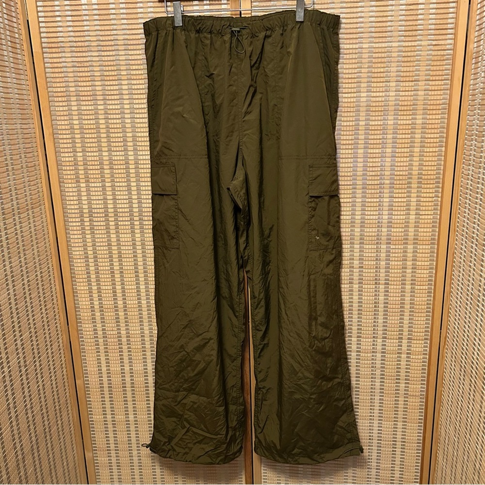 VS PINK Parachute Cargo Pants - Picture 2 of 5